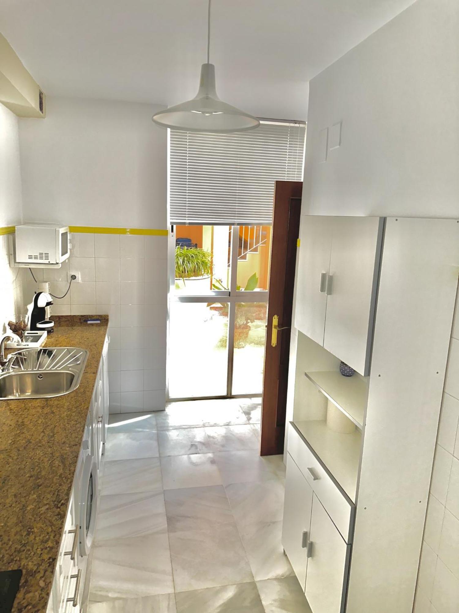 Apartamento Arellano Apartment การ์โมนา ภายนอก รูปภาพ