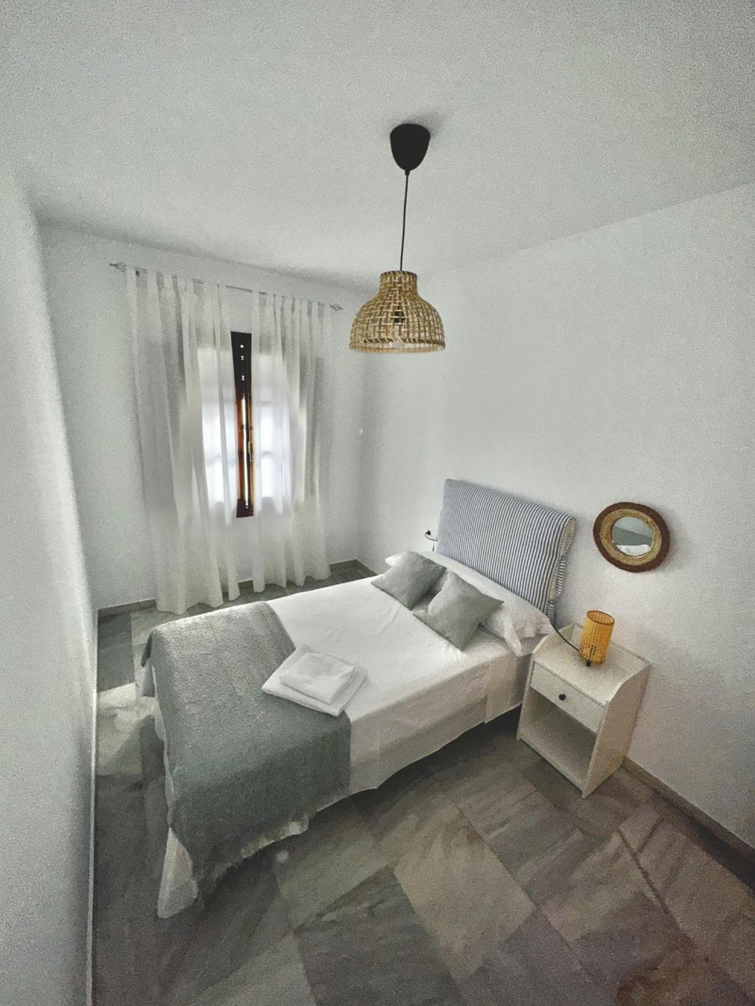 Apartamento Arellano Apartment การ์โมนา ภายนอก รูปภาพ